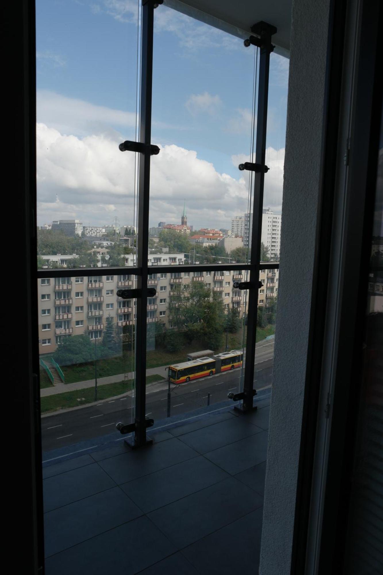 Big City Life Apartments - Bliska Wola Tower A Varsó Kültér fotó