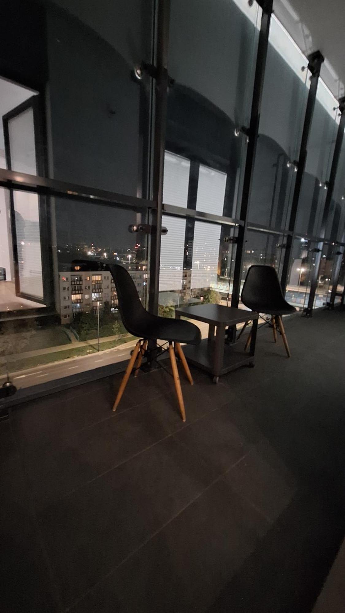 Big City Life Apartments - Bliska Wola Tower A Varsó Kültér fotó